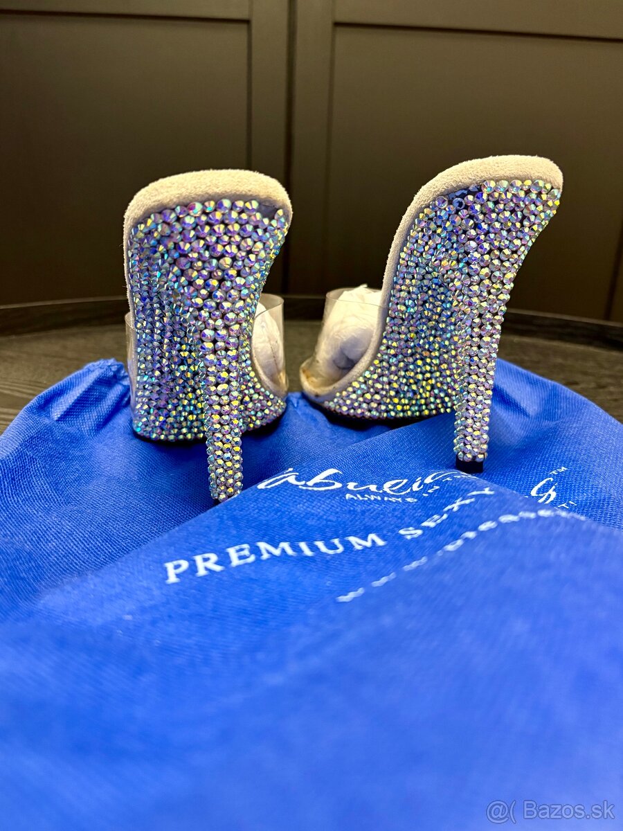 Súťažné plavky, topánky a doplnky - 8