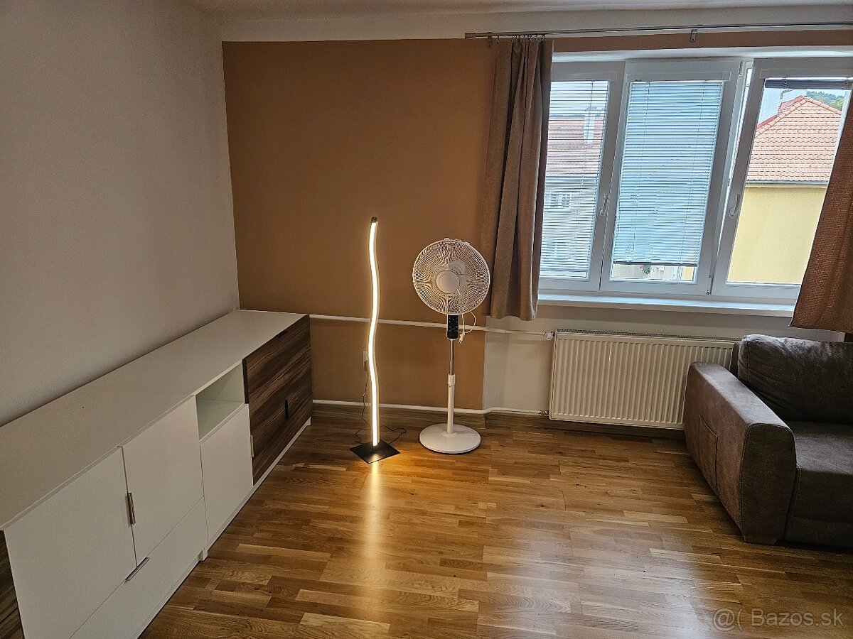 Prenájom 3i byt v centre BB - 8