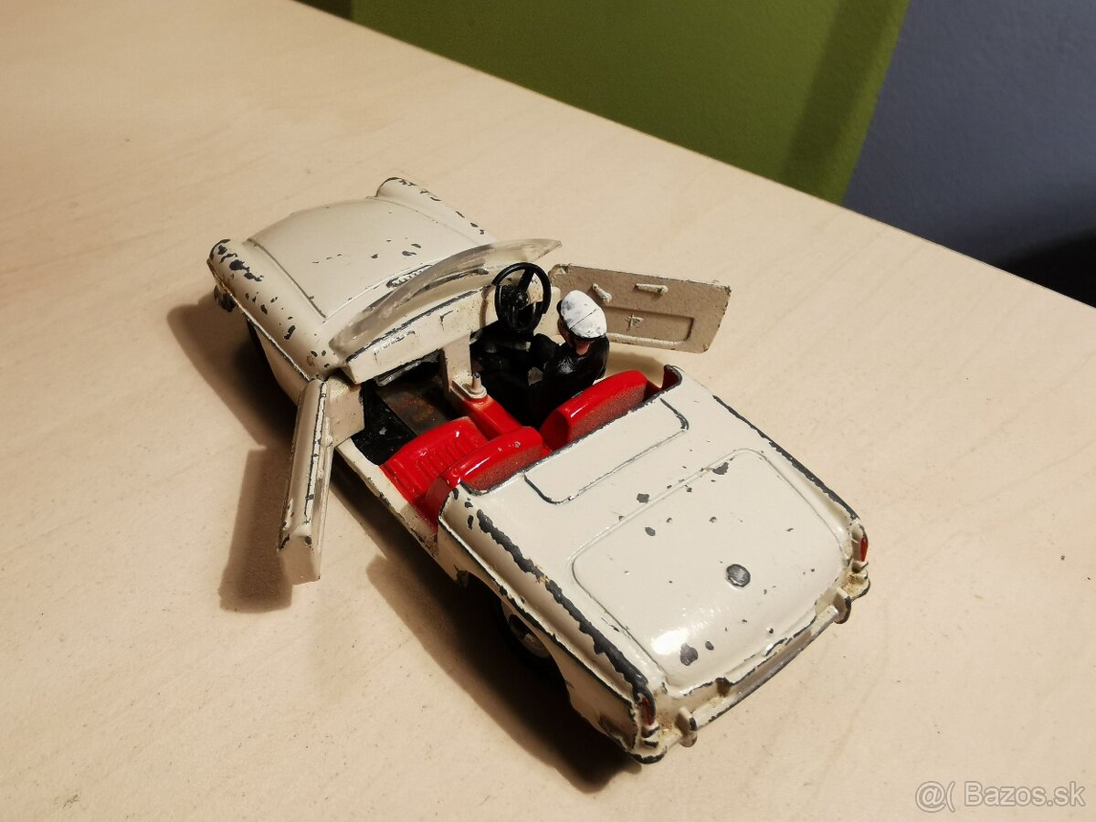 Dinky toys MG - 8