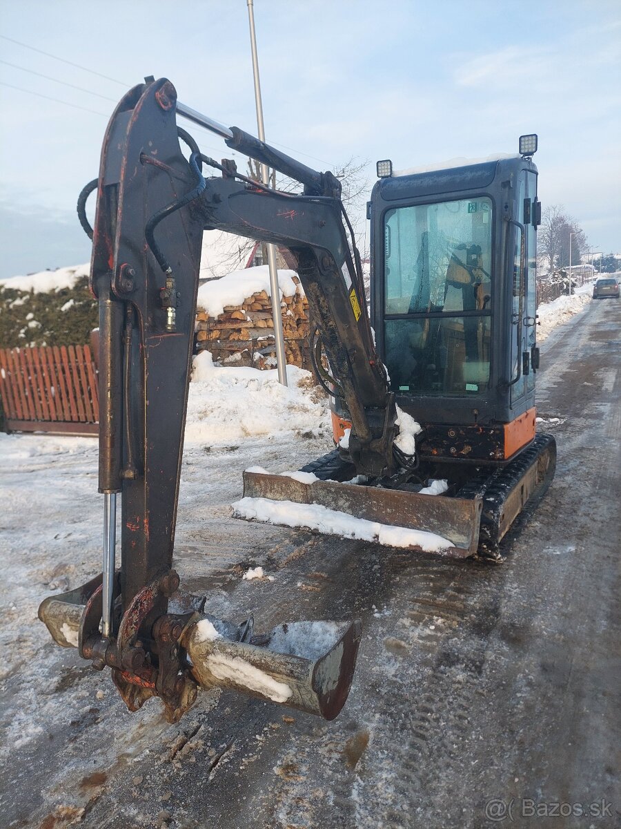 Minibager Hitachi ZX30 - 8