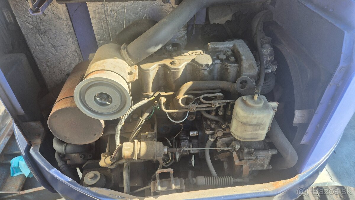 Na predaj Hitachi EX30UR-2 kompaktný pásový minibager na gum - 8