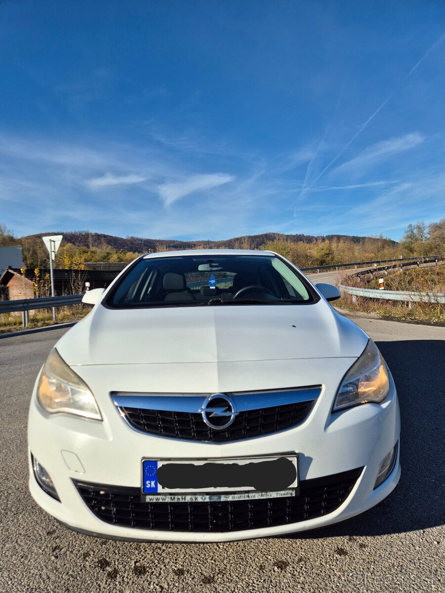 OPEL ASTRA 1.3CDTI 70KW ECOFLEX M5 2011 NOVÉ KÚPENÉ NA SK - 8