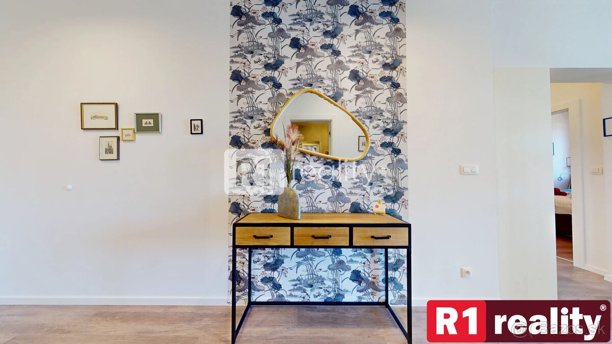 Na prenájom 2 izbový byt 45 m2 + terasa 15 m2 + 30 m2 predzá - 8