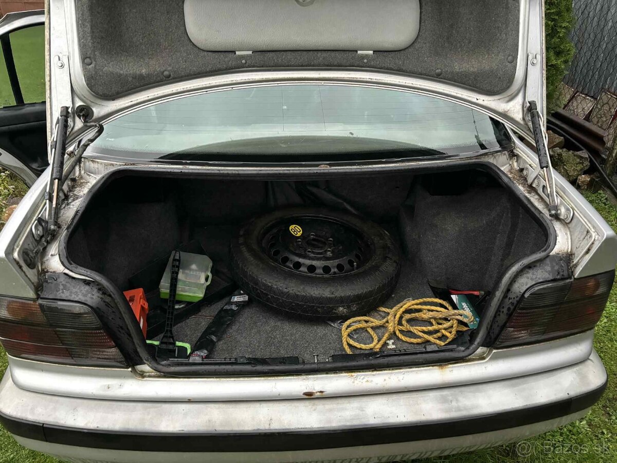 BMW E36 320i sedan – 6-valec, M-packet look - 8