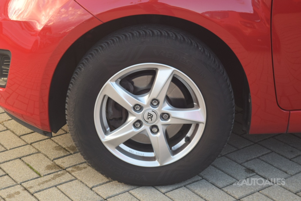 Kia Venga 1,4 i 66 kW - 8