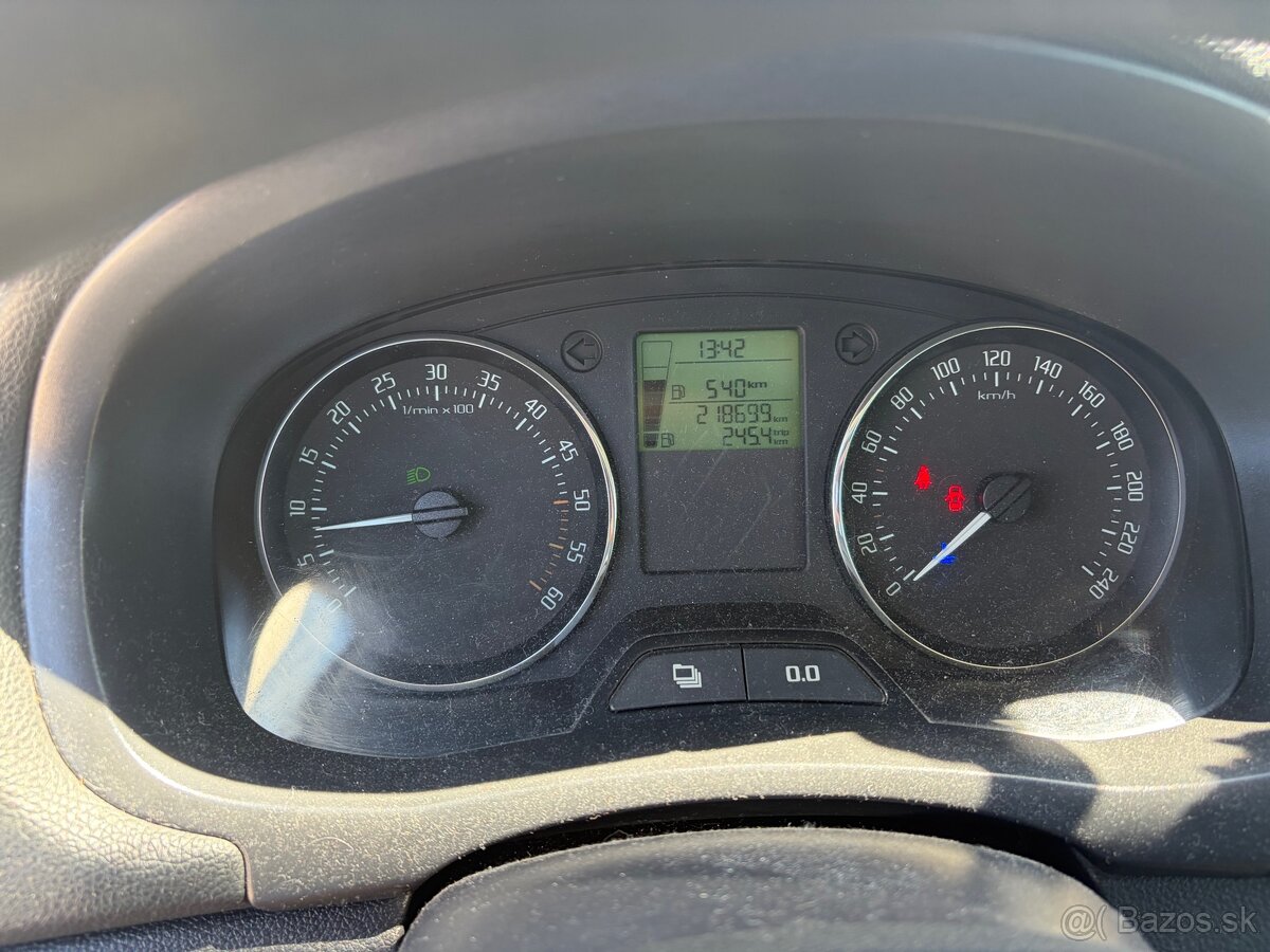 Predam Skoda Roomster 1,6 diesel - 8