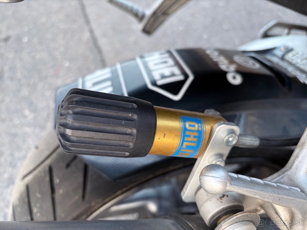 Aprilia Rsv 1000 - 8