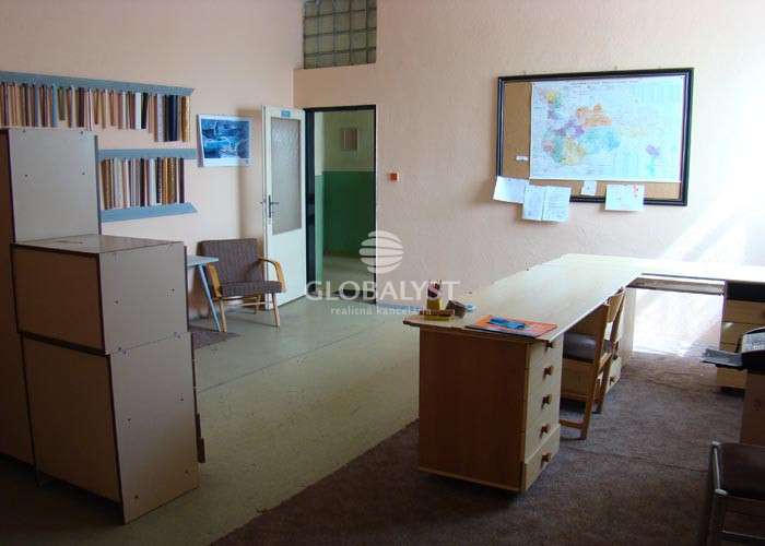 Výrobno skladový areál s pozemkom 8000 m2 v Kežmarku - 8