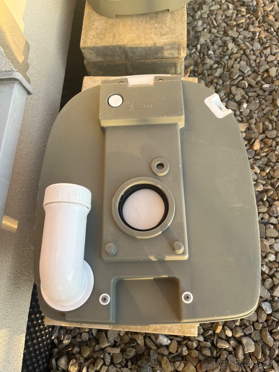 Chemicka toaleta - 8