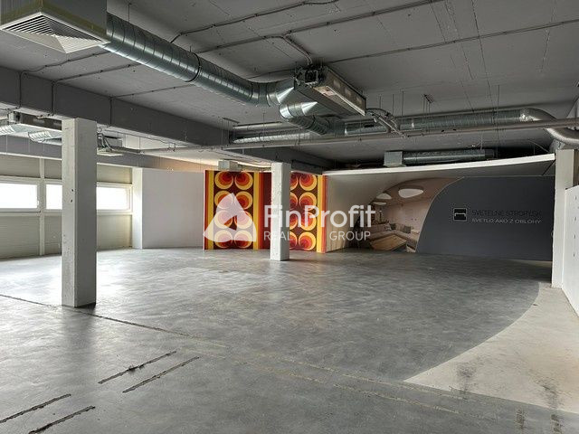 Na prenájom obchodné priestory so zvýhodneným nájomným vo vý - 8