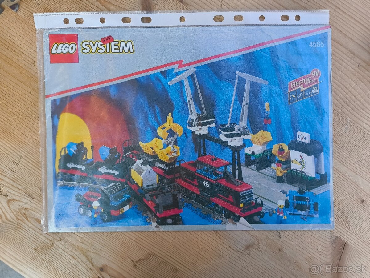 Lego Trains 9V Freight and Crane Railway - 8
