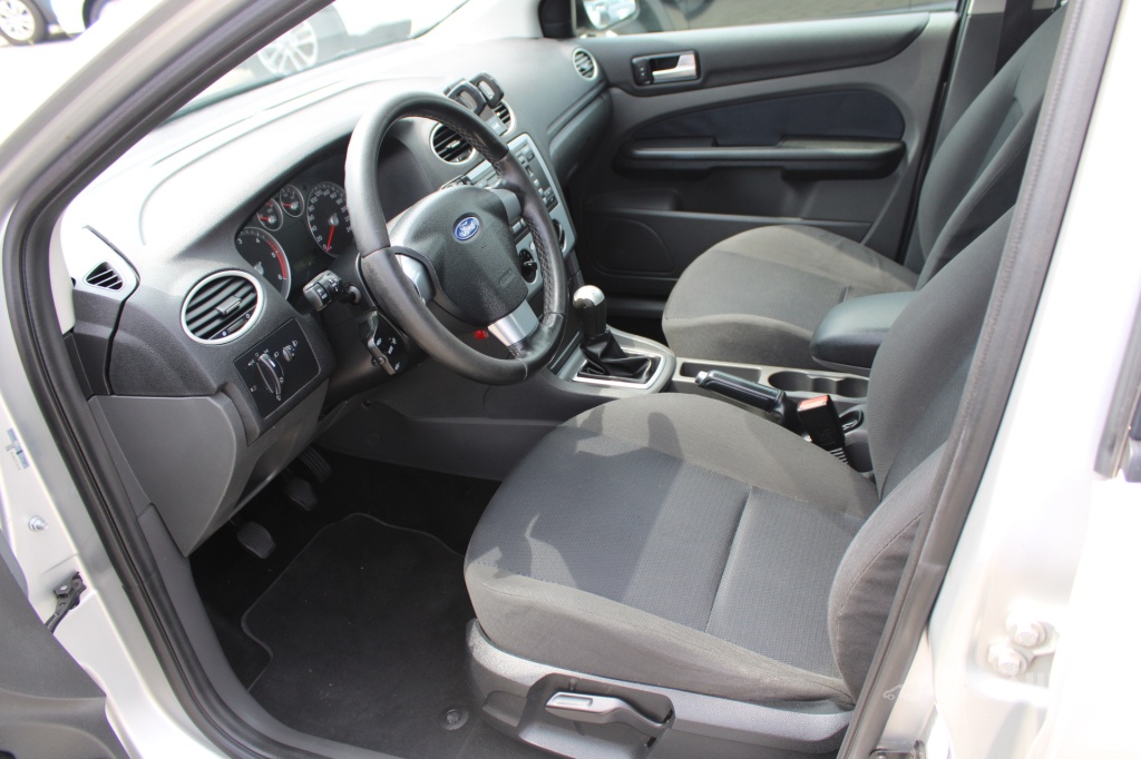 Ford Focus Combi 1,6 TDCi 66 kW - 8