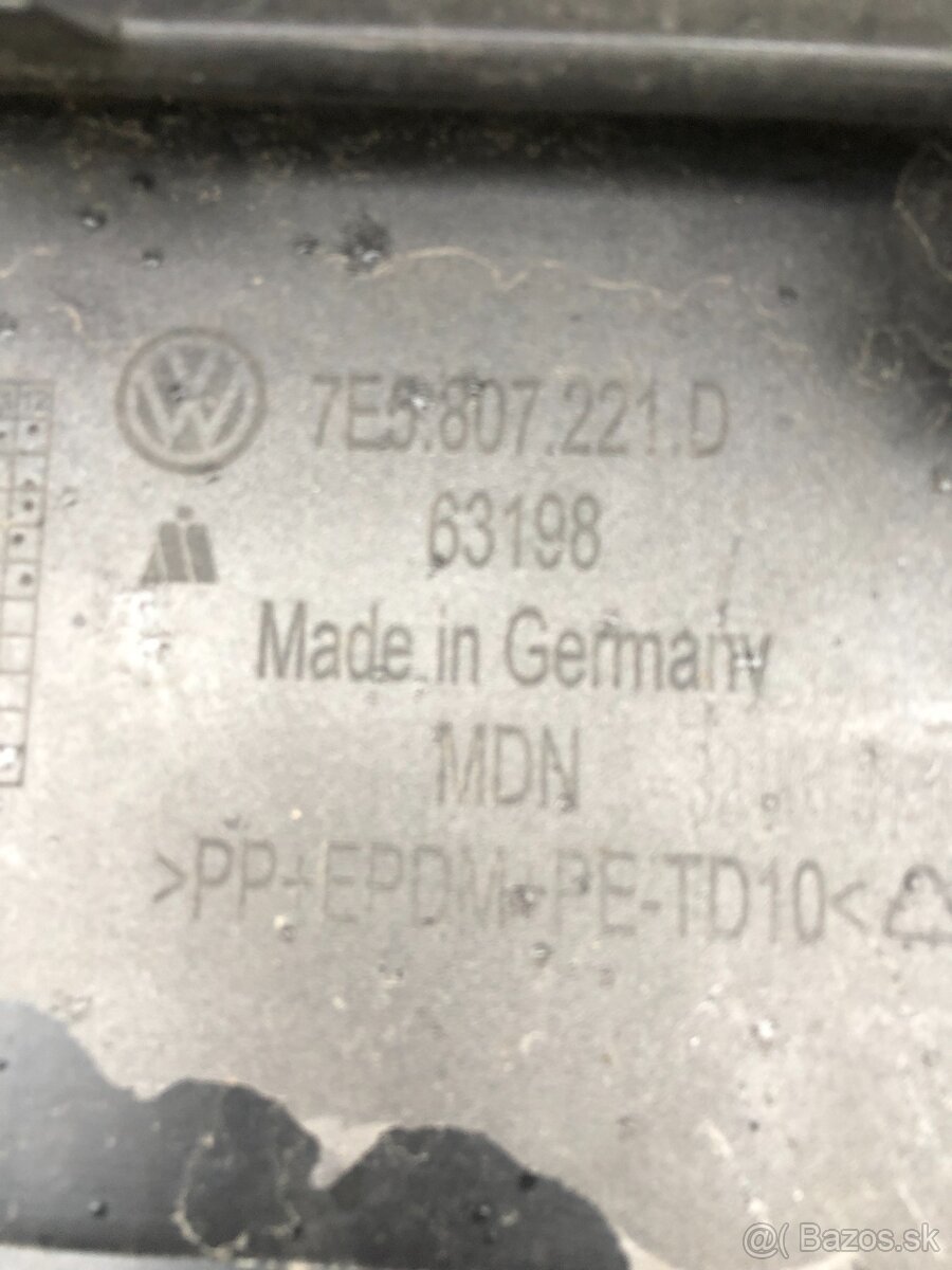 predni naraznik vw t6 15-19 maska mrizky - 8