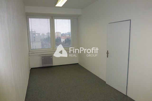 Kancelária s parkovacím miestom zdarma na prenájom - 15,6 m2 - 8