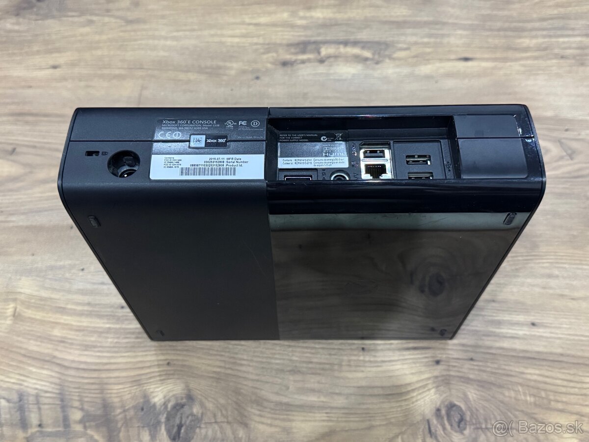Samostatná herná konzola XBOX 360E - 8