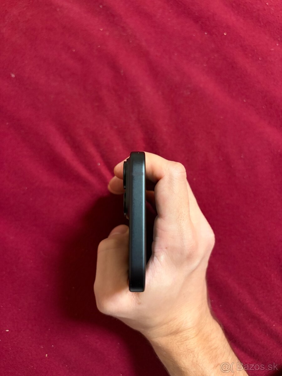 REZERVOVANÉ Apple iPhone 15 128gb black - 8