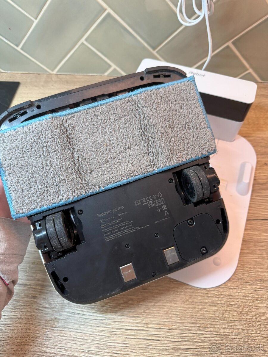 iRobot Braava JET M6 - kuriér v cene - 8