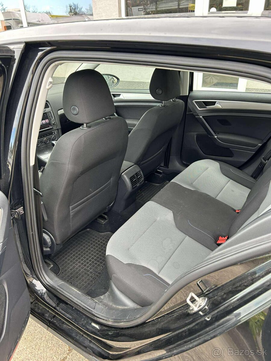 Volkswagen e-Golf - 8