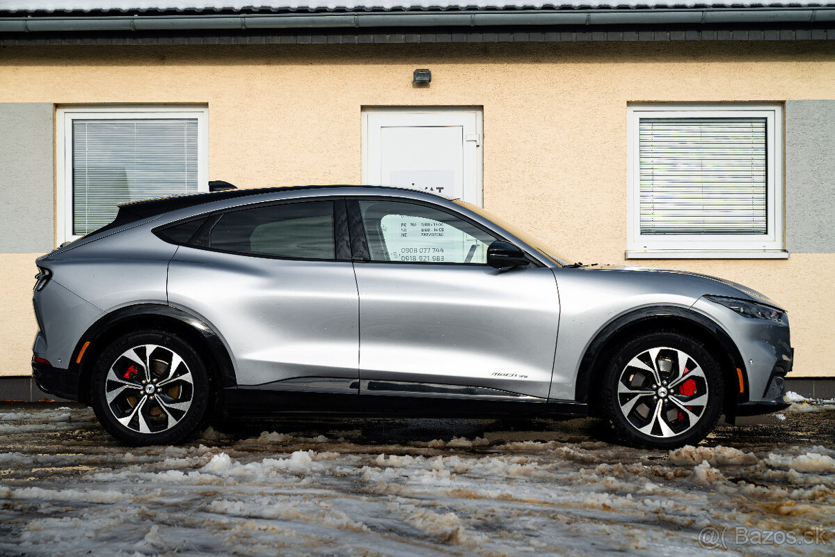 Ford Mustang Mach-E 75,7kWh AWD STD - 8