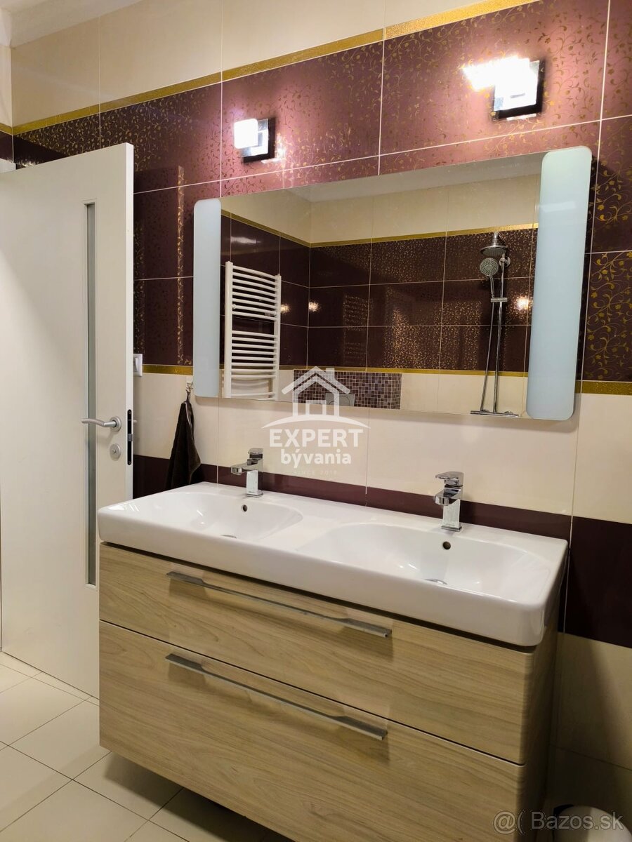 Rodinný dom s bazénom 10 min. od Levíc - 8