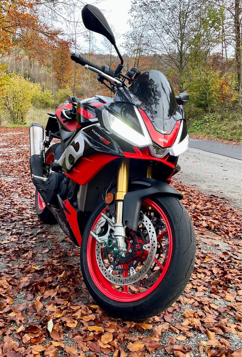 Aprilia Tuono V4 Factory r.23 - 8