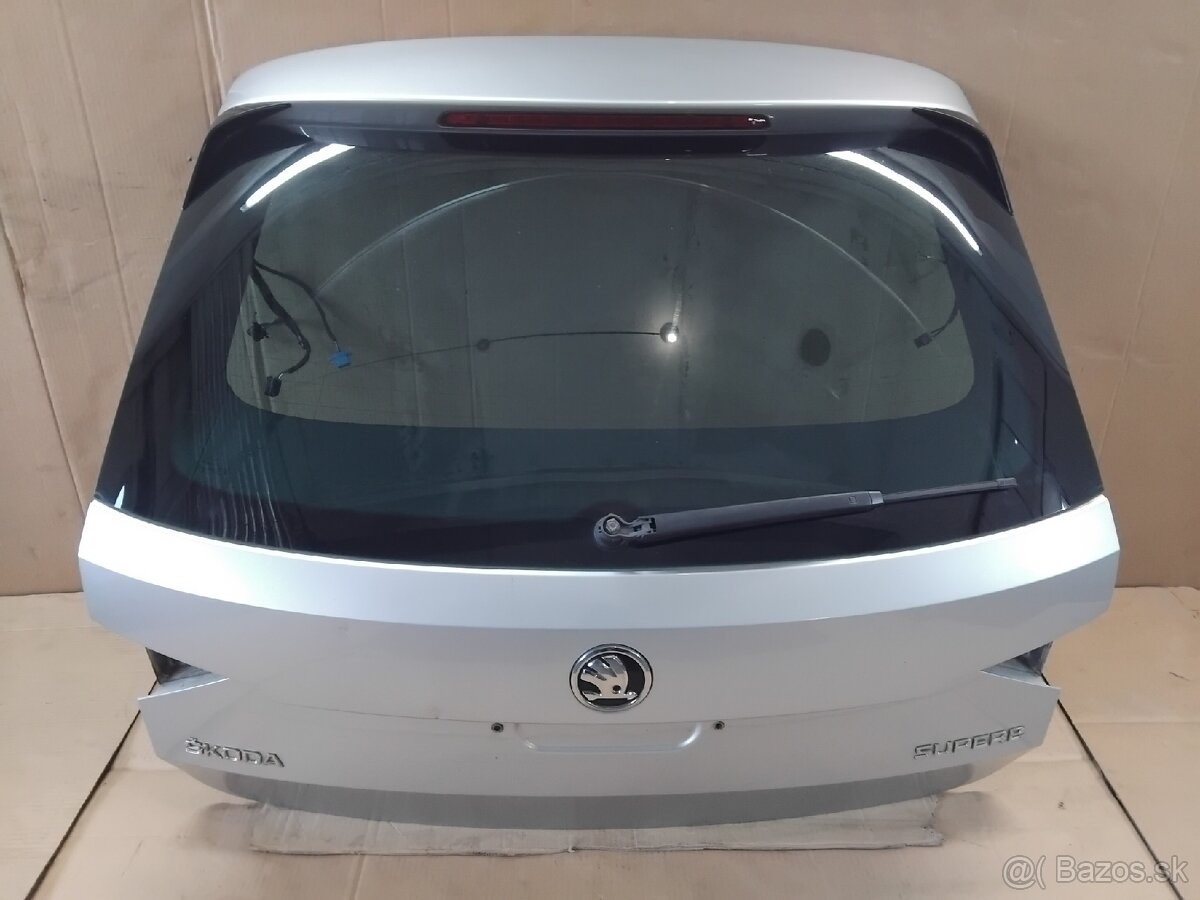 dvere kufra Superb 3 combi - LA7W 8E8E - 8