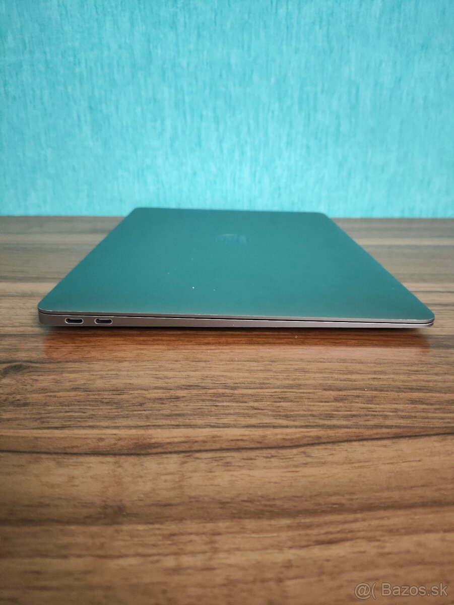 MacBook Air 2020 | i5 • 16GB • 256GB SSD - 8