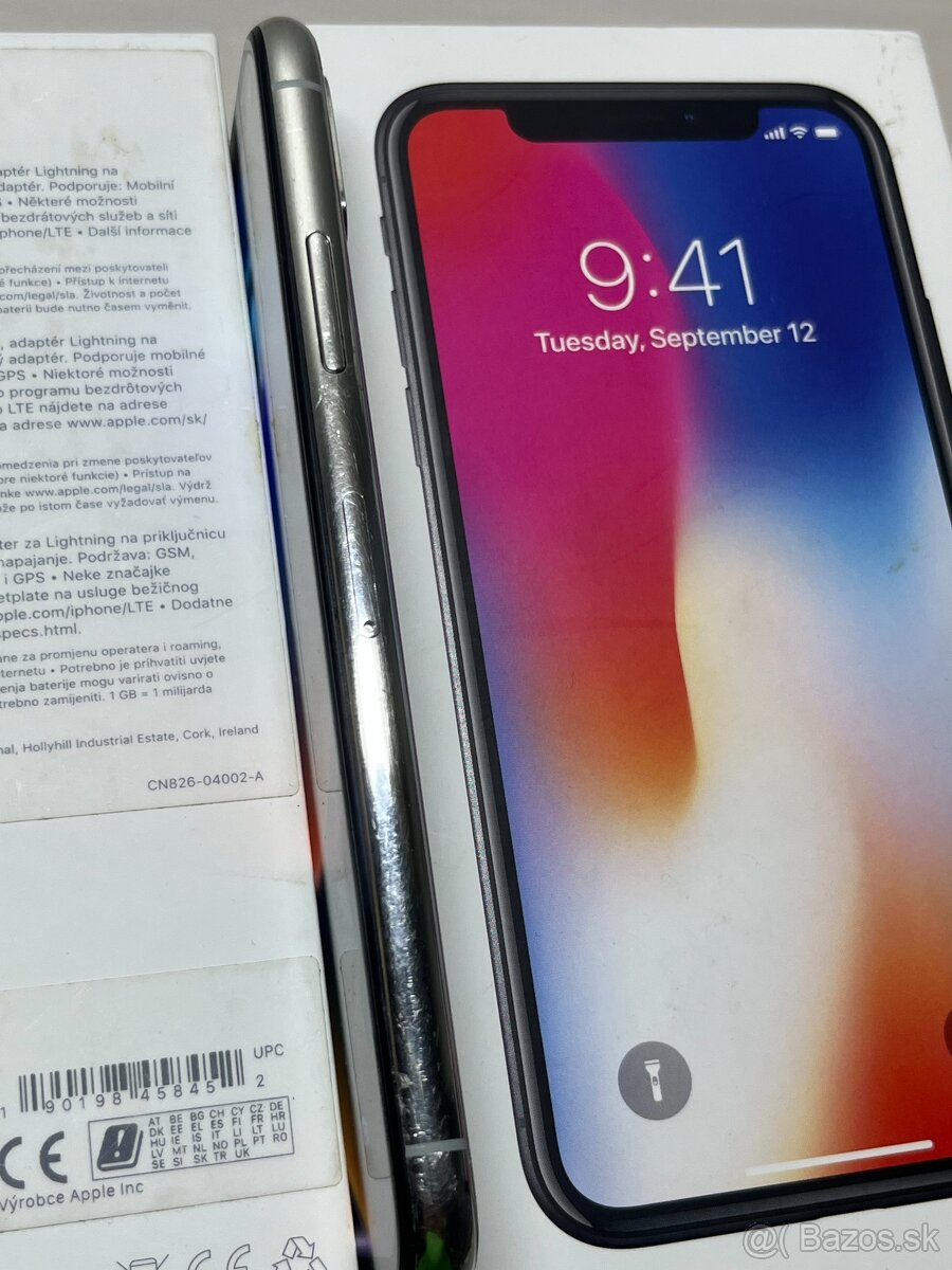 IPHONE X • 64GB - 8