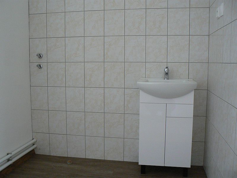 Prenájom budovy pre obchod a služby - 8