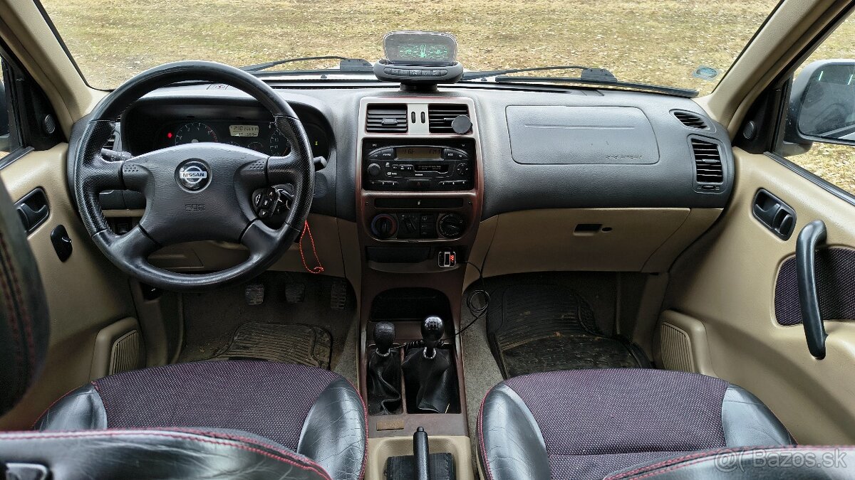 Nissan Terrano 2 - 8