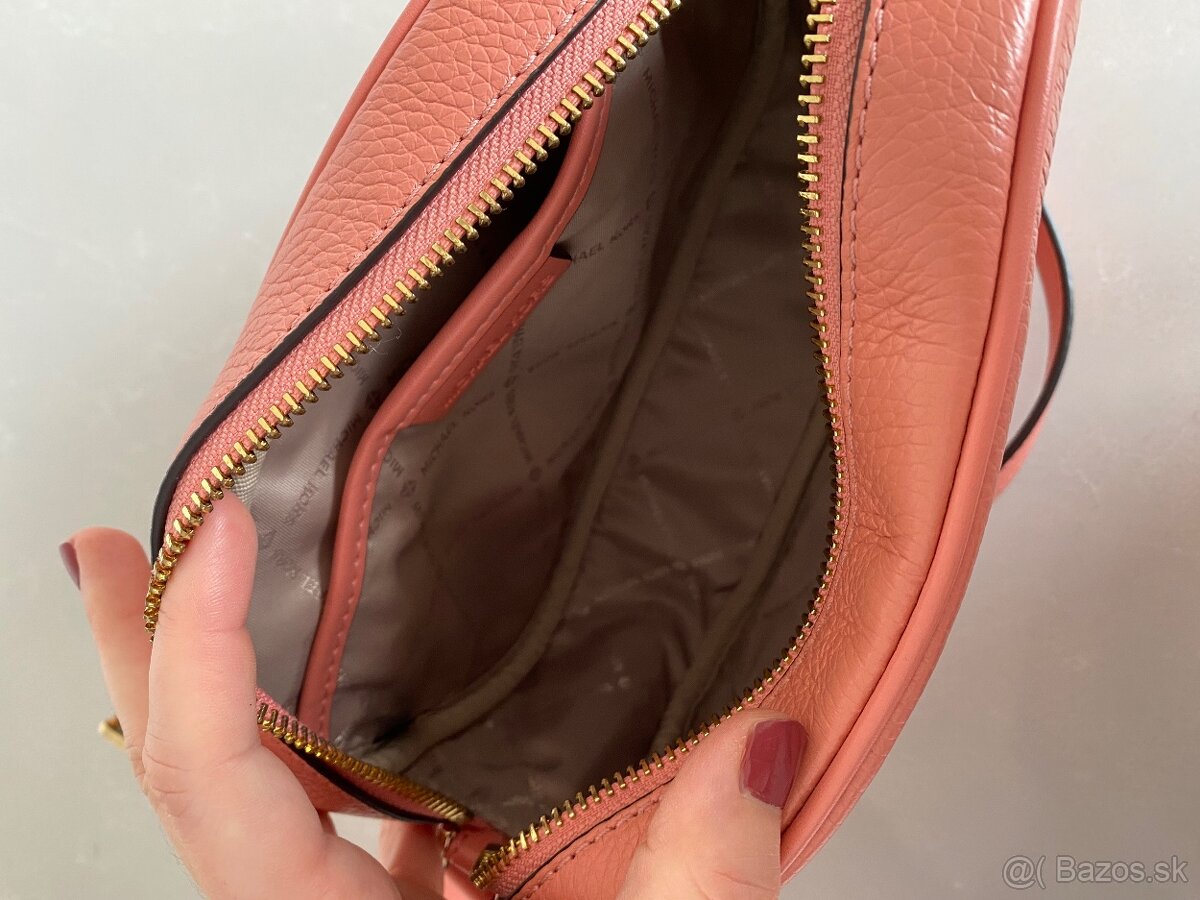 Michael Kors kožená crossbody - 8