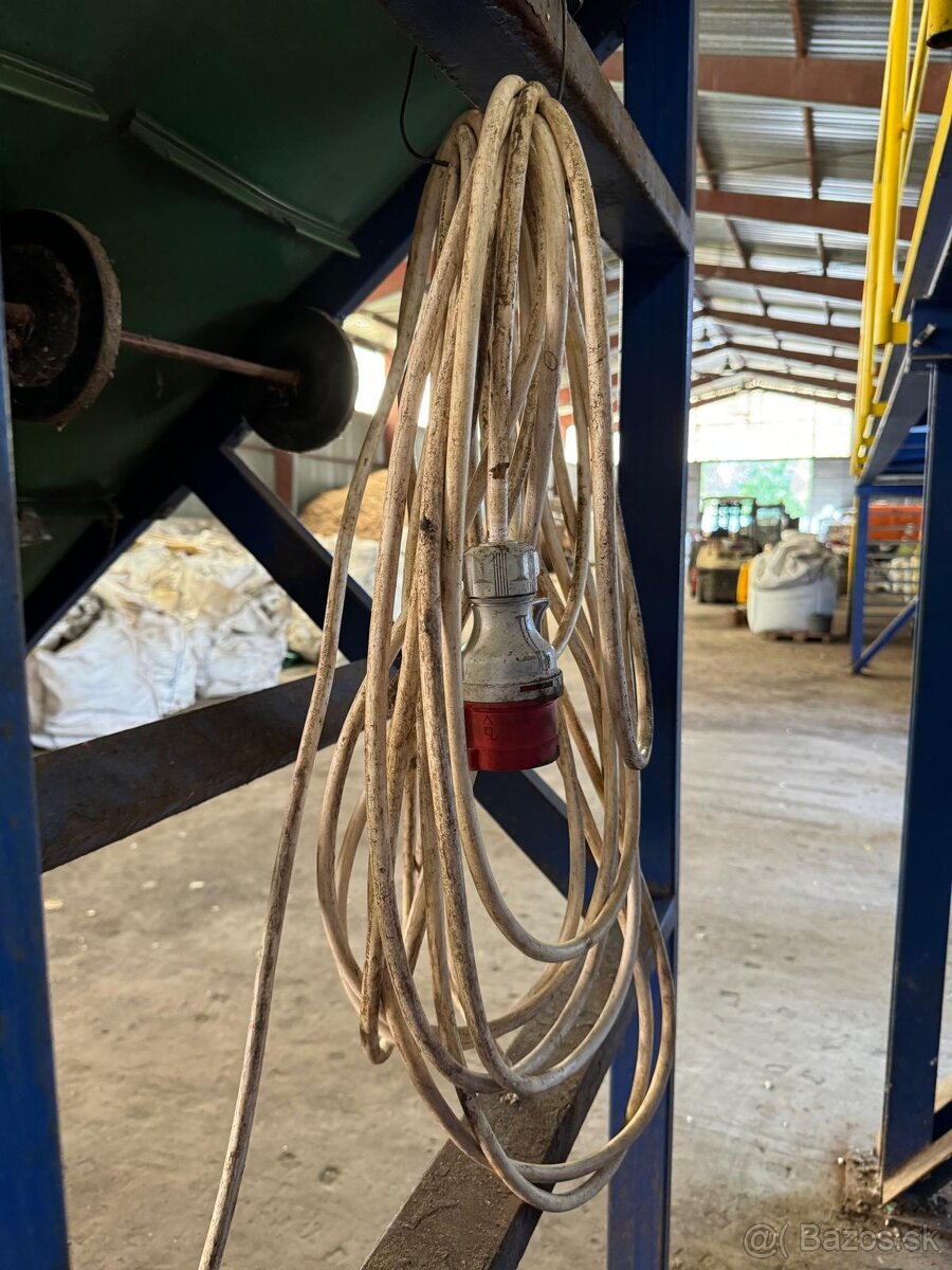 Pásový dopravník šikmý 5,6m - 8