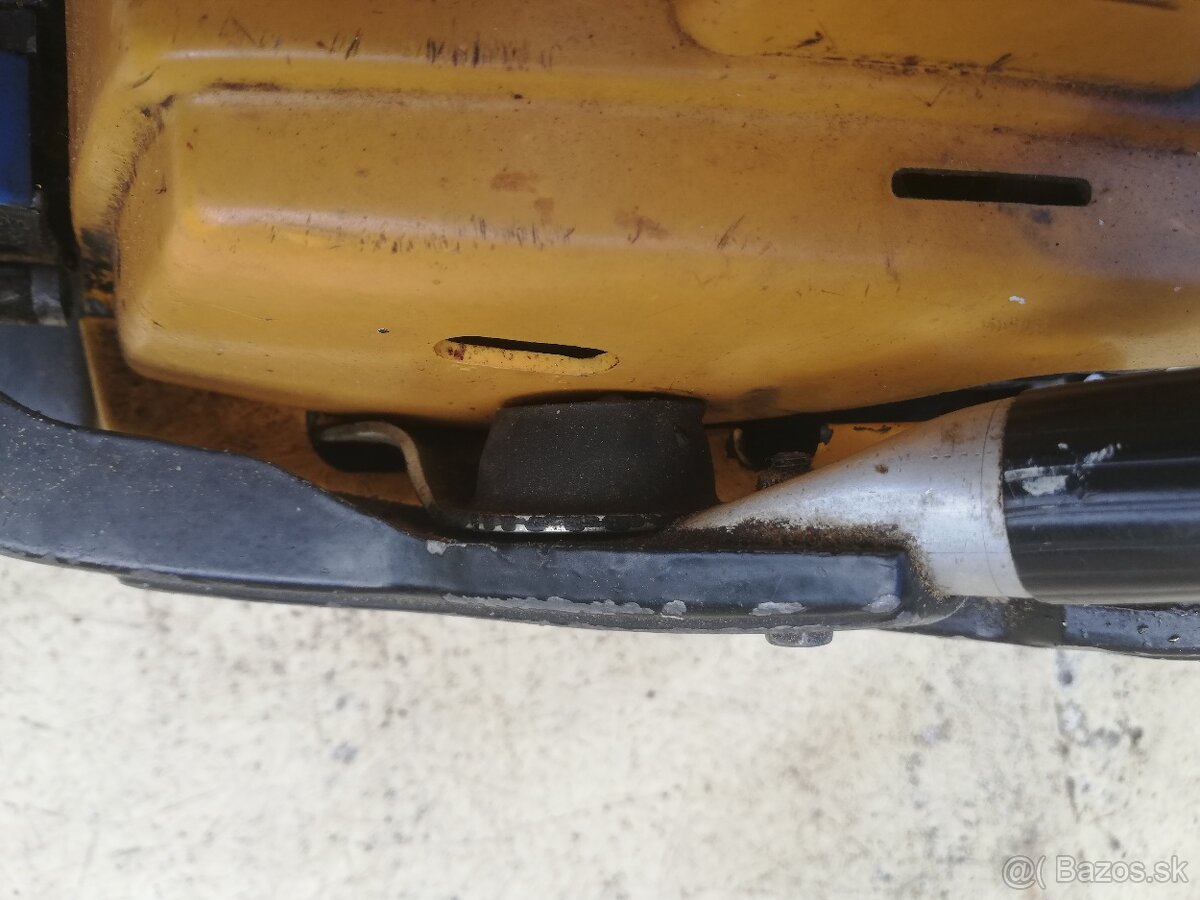 Motorová píla Partner - 8