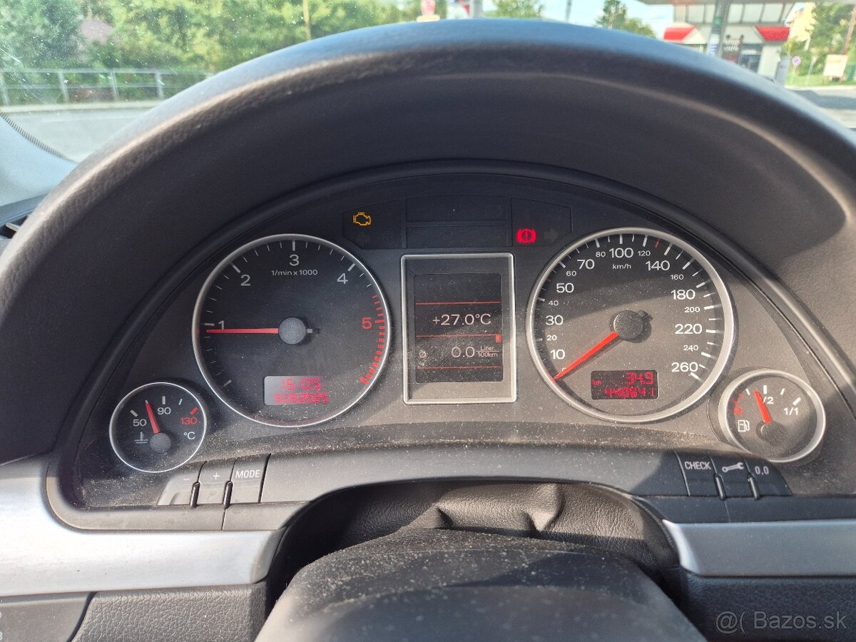 AUDI A4 AVANT QUATRO 2.0 TDi - 8