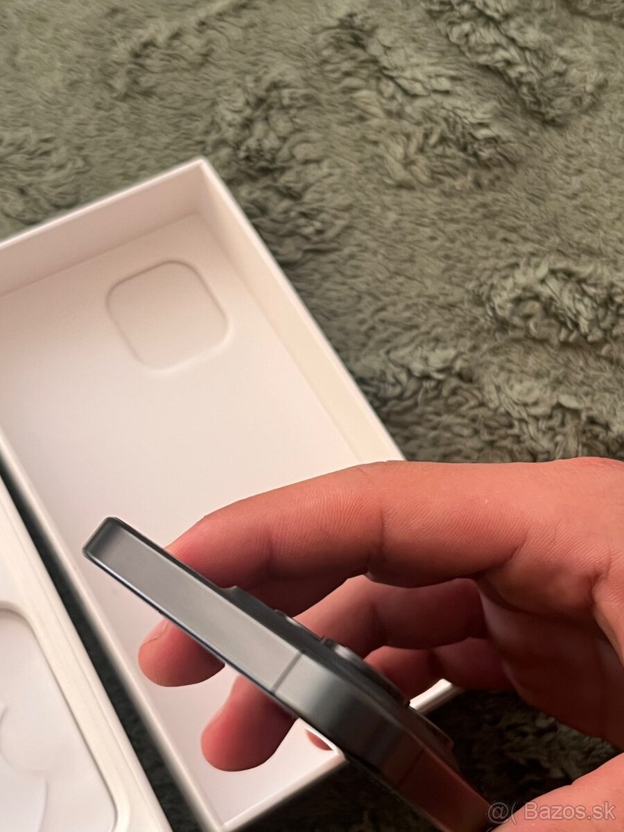 Apple Iphone 15 pro 256 Black - 8