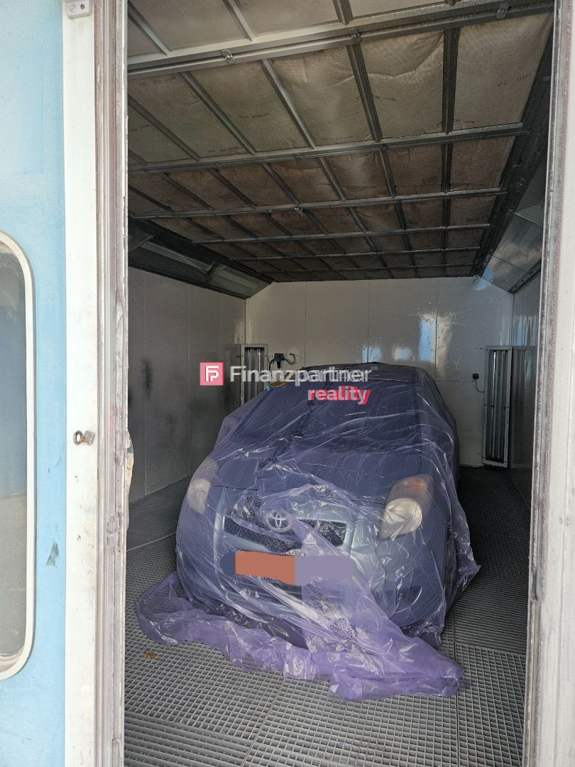 Exkluzívna príležitosť: priemyselný areál s 3 halami a kance - 8