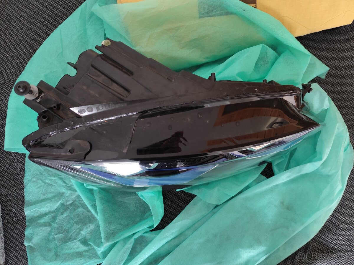 Predné pravé svetlo Volkswagen eGolf - 8