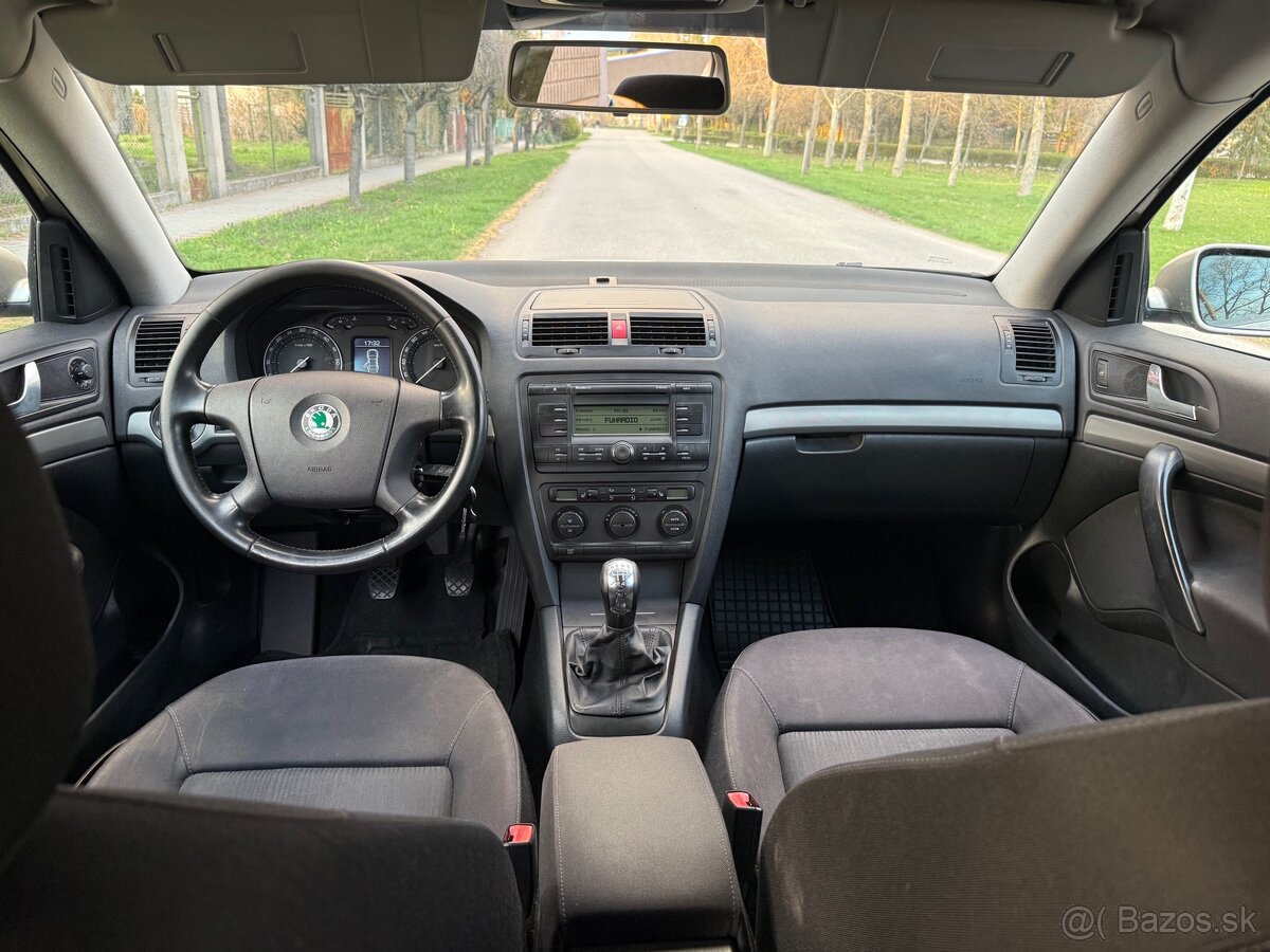 Škoda Octavia 2 1.9 TDi Sedan - 8