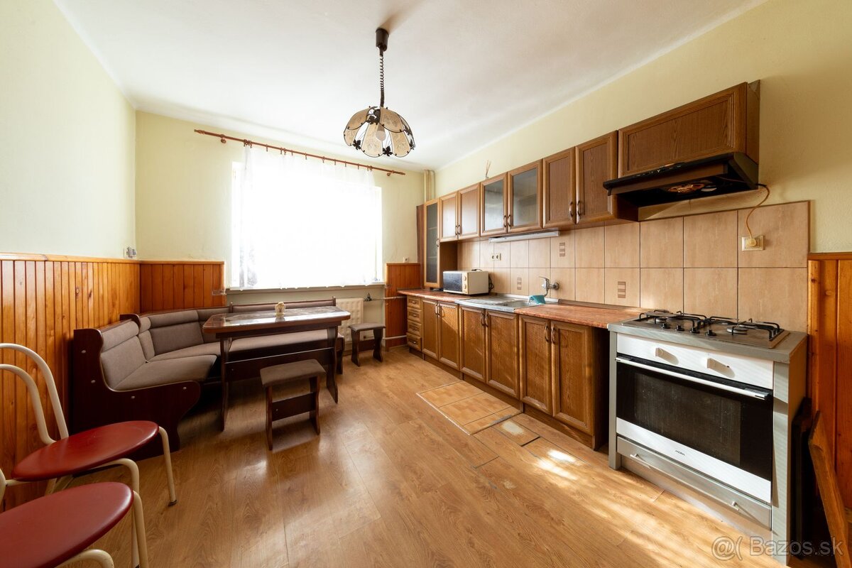 Na predaj dva ihneď obývateľné rodinné domy za cenu jedného - 8