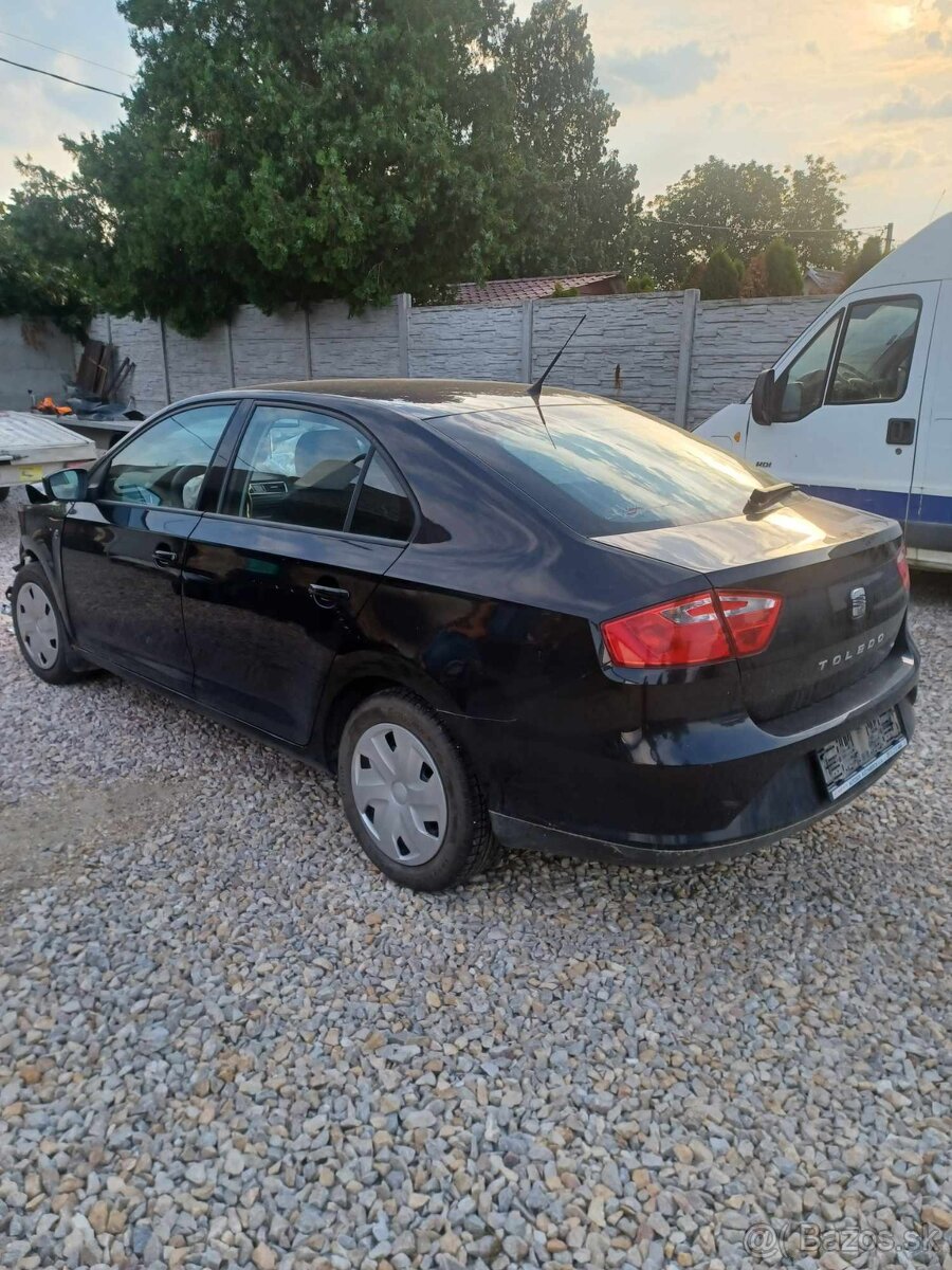 Rozpredam Seat Toledo 1.2Tsi 77kw CBZ 2014 - 8