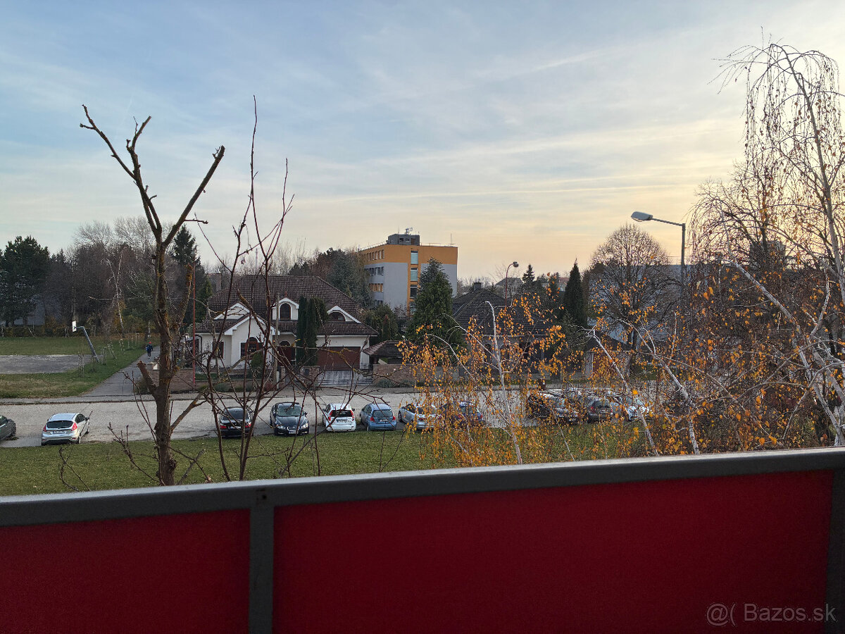 Pekný a kompletne zariadený 3 izb. v tichej lokalite - 8