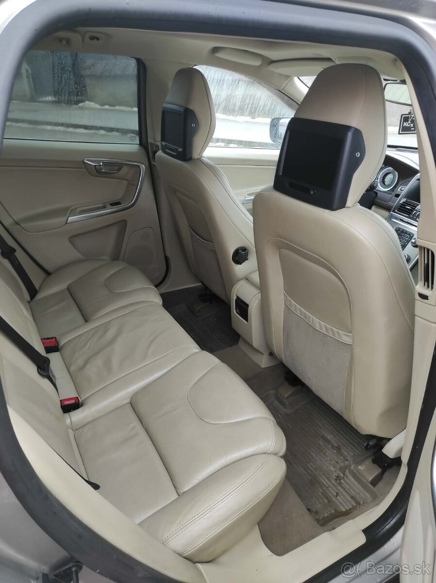 Volvo XC 60 D5 158kW ,Panorama, Webasto 4x4 - 8