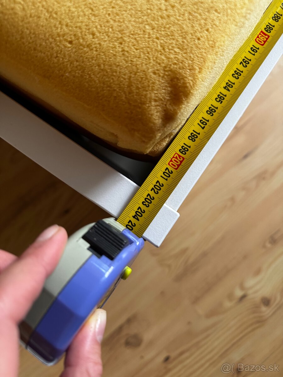 Posteľ s matracom - 8