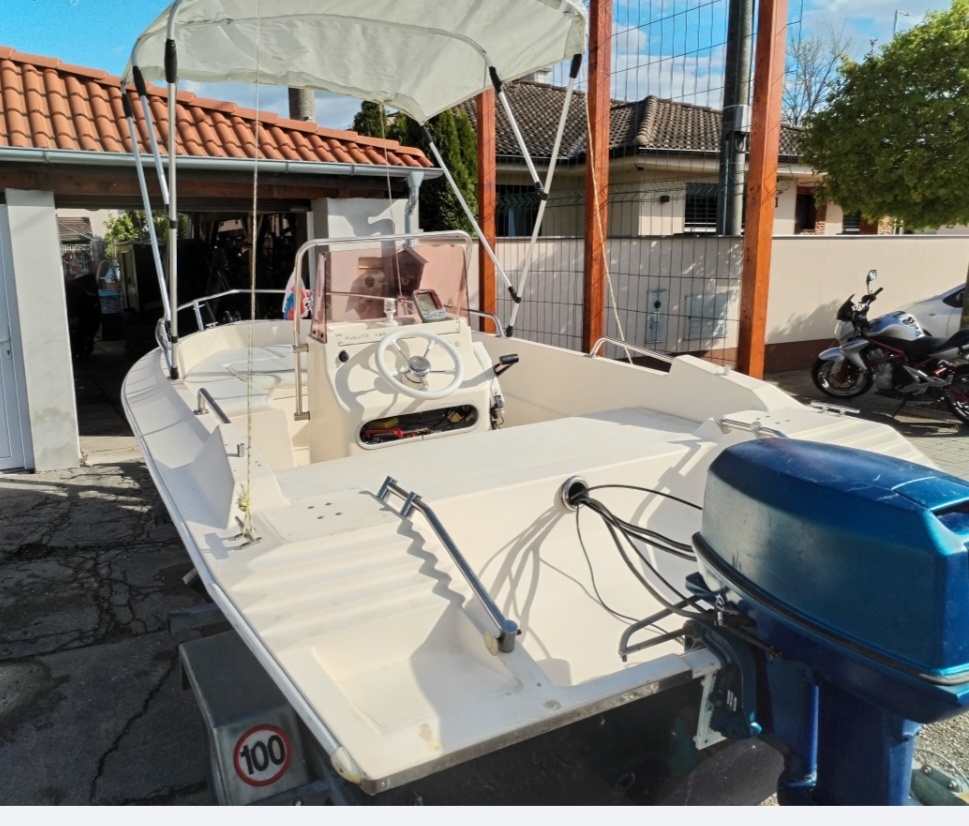 Predám motorový čln s privesom - 8