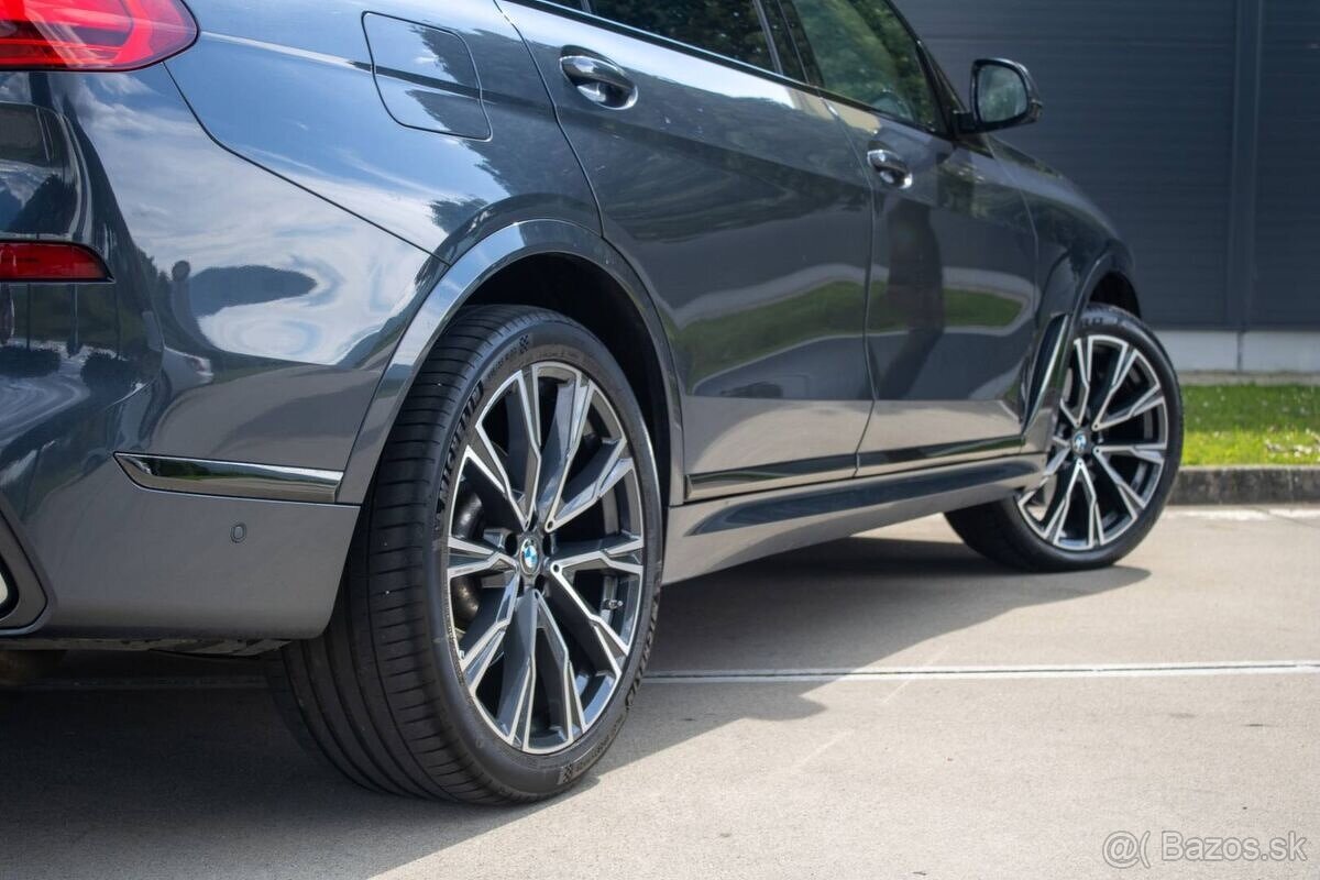 BMW X7 40d V ZÁRUKE - 8