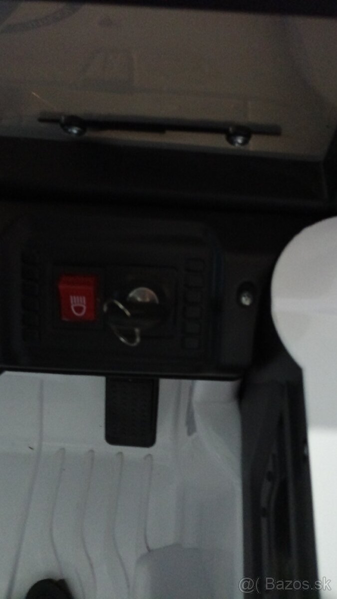 Elektrické autíčko jeep 4x4 - 8