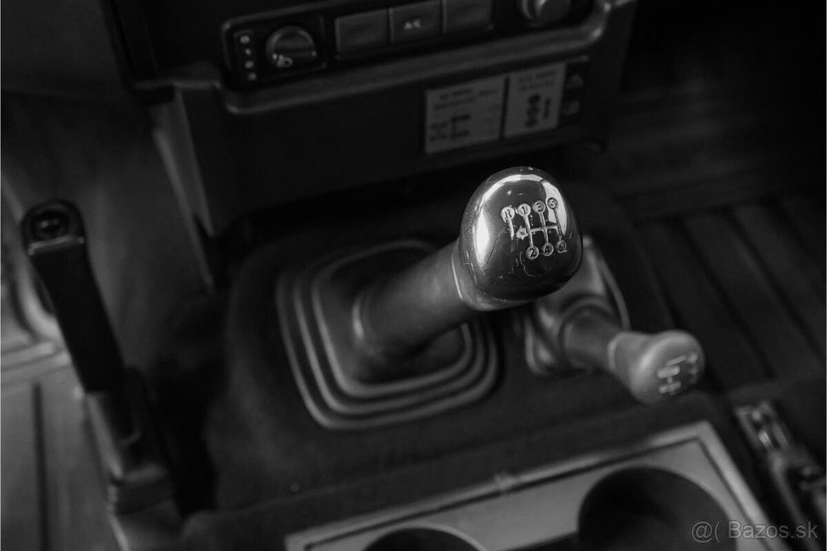 Land Rover Defender, 2.4 TD - 8