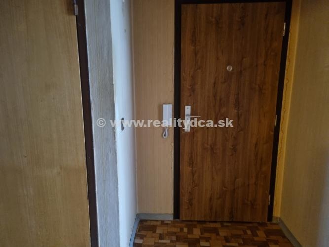 Predáme 4-izbový byt v Trenčíne na Sihoti - 8