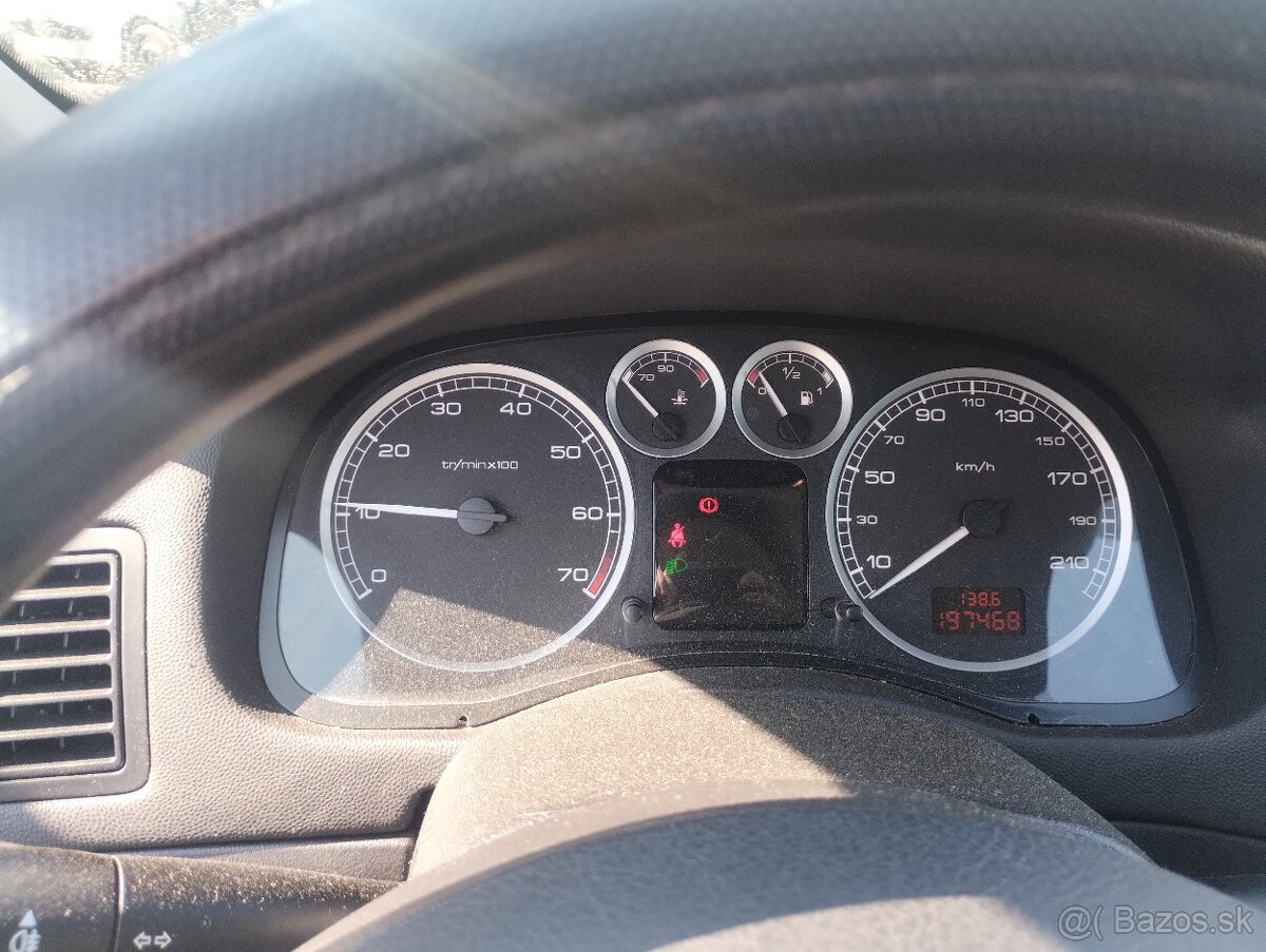 Peugeot 307 1.4i 16V - 8