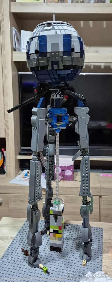 USS Enterprise, Octuptarra tri droid. - 8